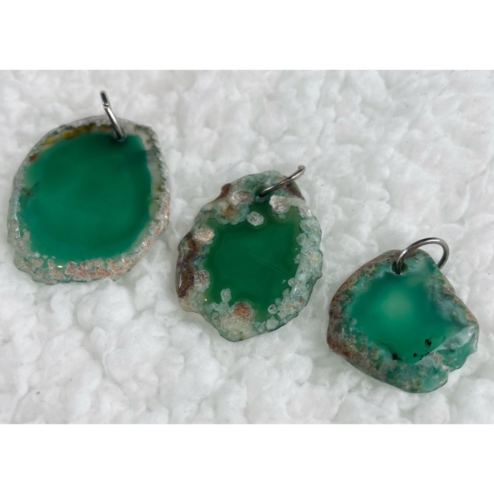 3-Piece Green Agate Slice Pendant Set - Picture 8 of 9